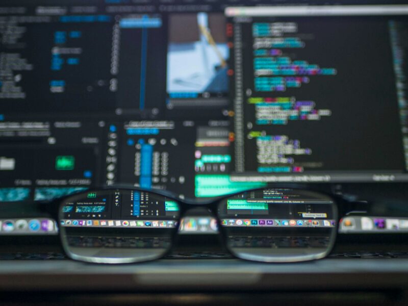 Delitos Informáticos y Nuevas Tecnologías: Un Enfoque Jurídico en la Era Digital