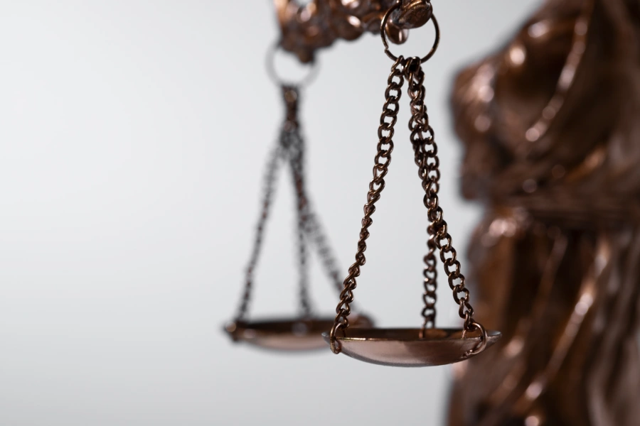 Un abogado penal en Cuenca con disponibilidad 24/7 para tu defensa penal.
